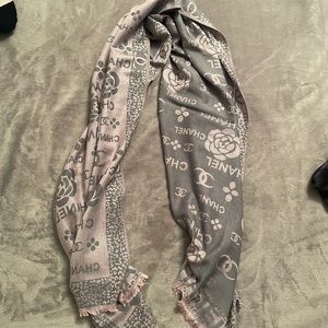 Lights scarf